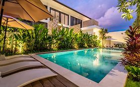 The R Apartment Pererenan